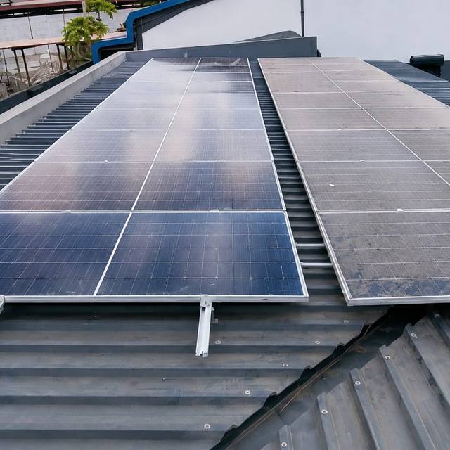 Commercial rooftop solar installation