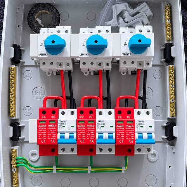 Solar DC combiner box and wiring